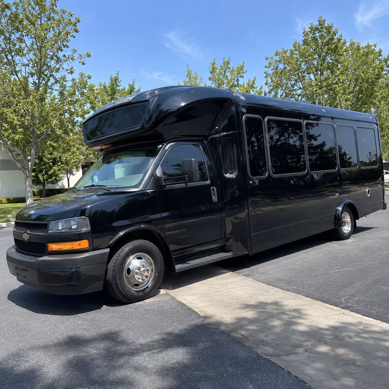 azusa 15 passenger party bus