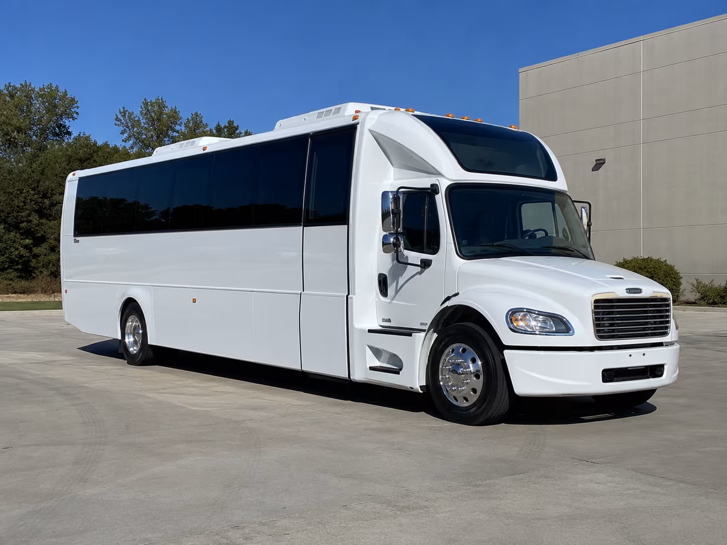 azusa 28 passenger party bus